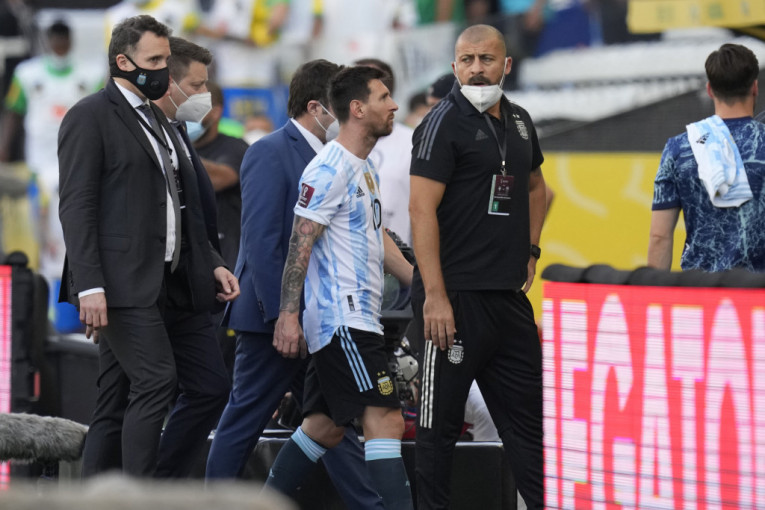 Neviđen skandal svetskog fudbala: Policija prekinula meč Brazila i Argentine!