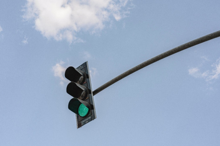 Nema uticaja na bezbednost saobraćaja: Ukida se zeleno trepćuće svetlo na semaforima?