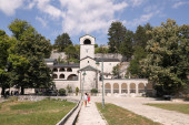 Velika sramota na Cetinju! Skupština grada podržala inicijativu za oduzimanje manastira