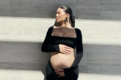 Kajli Džener konačno pokazala trudnički stomak: Dirljivim snimkom raznežila fanove (VIDEO)