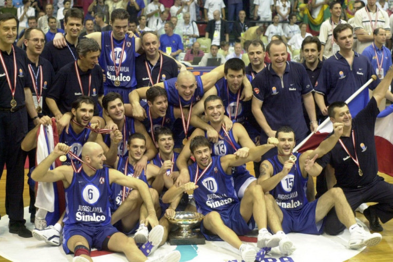 Zlatne medalje su nam tada bile normalne: Prošle su 2 decenije od kada su Kari Pešić i ekipa pokorili Evropu (FOTO)