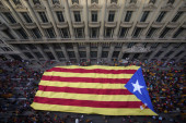 Ponovo protesti u Barseloni: Više od 100.000 separatista poziva na nezavisnost Katalonije