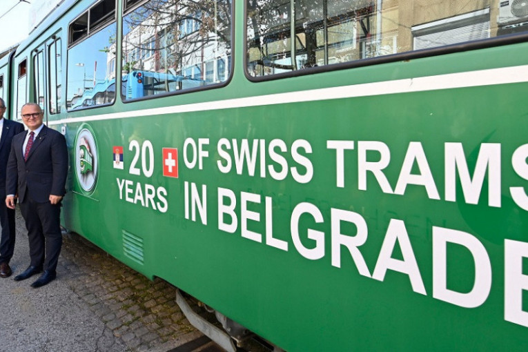 Izložba povodom švajcarsko-srpske saradnje: Bazelski tramvaj je pre 20 godina protutnjio beogradskim šinama (FOTO)