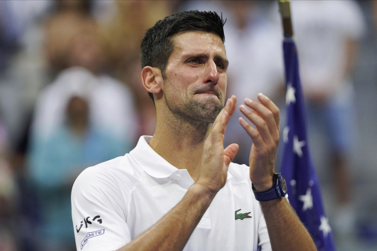 Baš šteta: Novak u suzama završio meč, ništa od  istorije, Medvedev pobedio u finalu US Opena!