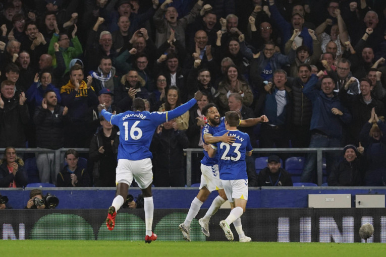 Everton opako počeo sezonu, okrenuo Barnli za 6 minuta i sada je na deobi prvog mesta!