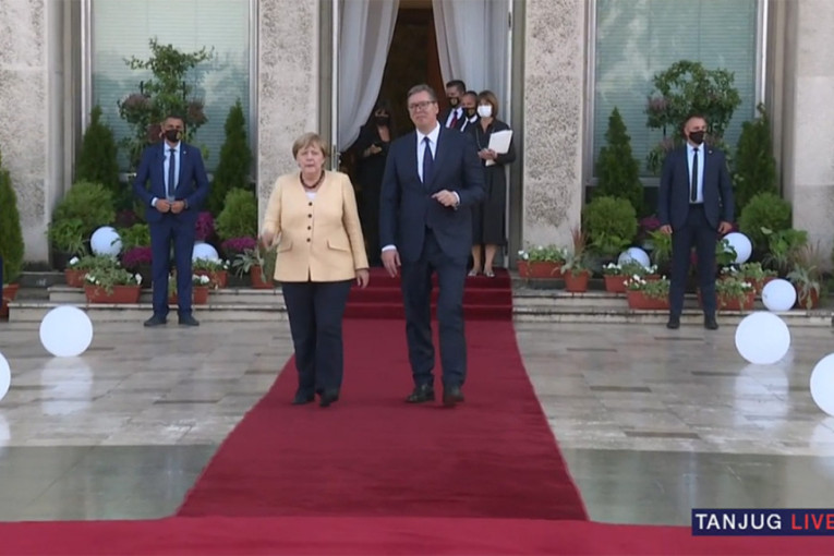 Beograd je danas posebno lep! Aleksandar Vučić i Angela Merkel na terasi Palate Srbija (VIDEO)