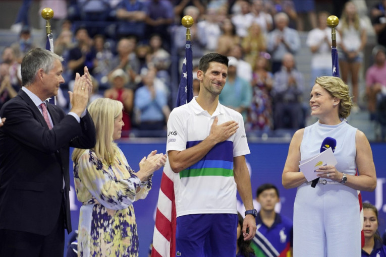Đoković je osvojio publiku kao čovek koji zna da plače, ne kao bog tenisa: Dirljivi nemački tekst o Novaku
