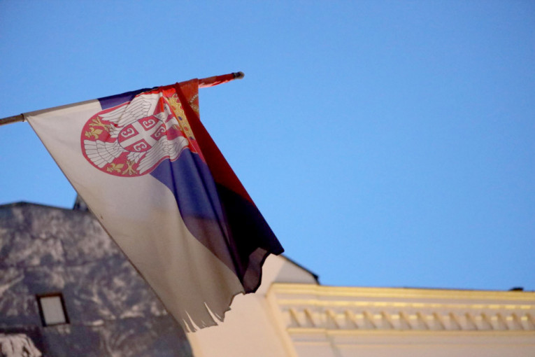 Srpska trobojka se vijori i u Zagrebu:  Dan srpskog jedinstva obeležen u Hrvatskoj (FOTO)