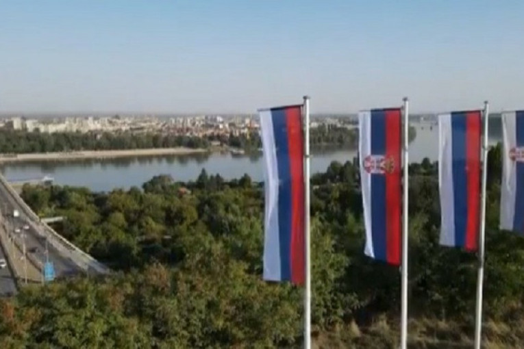 24SEDAM NOVI SAD Vijore se srpske zastave i u Novom Sadu: Oglasio se gradonačelnik Vučević!