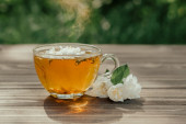 Pet lekovitih svojstava čaja od jasmina: I samom mirisu ovog napitka raduju se i mozak i telo
