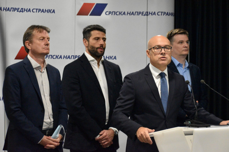 Sednica GO SNS: Vučević - unutarstranački izbori u oktobru, očekujemo da Vučić vodi SNS i nadalje  (FOTO)