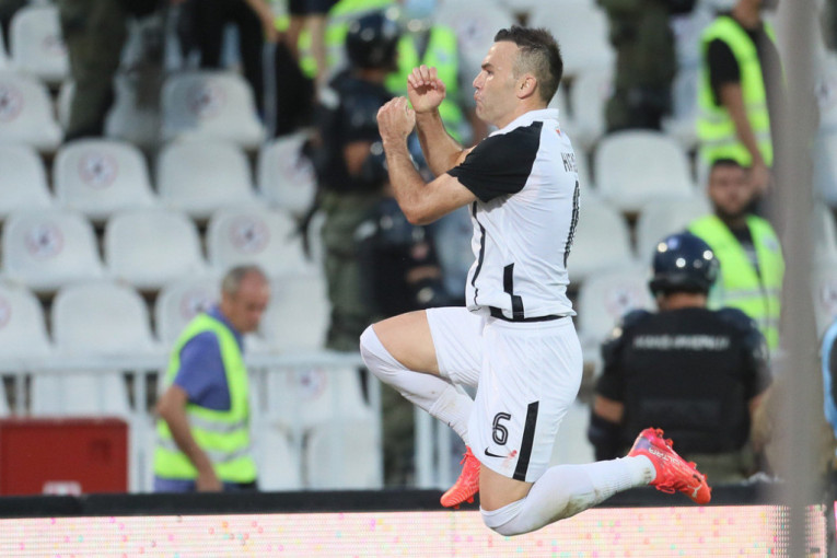 Pogledajte kako je Partizan poveo u derbiju: Natho praktično ni iz čega dao Zvezdi gol (VIDEO)