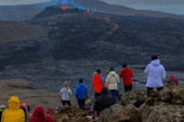 Vulkan koji već šest meseci eruptira privukao 300.000 turista