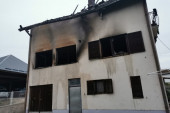 Požar u selu kod Čačka: Izgorela porodična kuća, od trospratnice ostale samo zidine (FOTO)