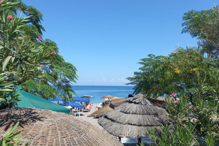 Suvenir sa najsunčanijeg ostrva: Postoji verovanje zašto treba kupiti kišobran na Rodosu