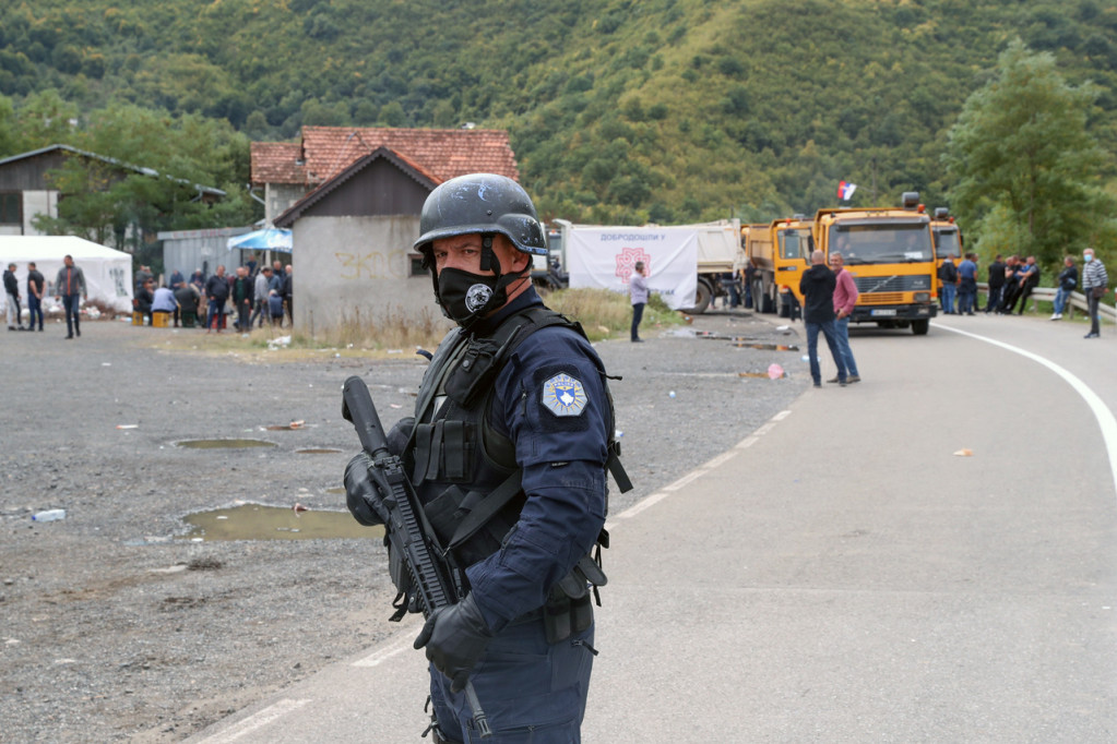 Pripadnici policije tzv. države Kosovo uperili puške u vozača: Detalji incidenta na Brnjaku