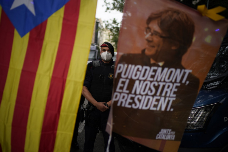 Borac za nezavisnost Katalonije: Karles Pućdemon priveden na Sardiniji (VIDEO)