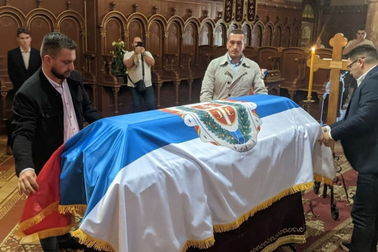 Ispunjena poslednja želja narodnog vožda: Ko je general Stratimirović čiji će ostaci danas biti položeni u Sremskim Karlovcima (FOTO)