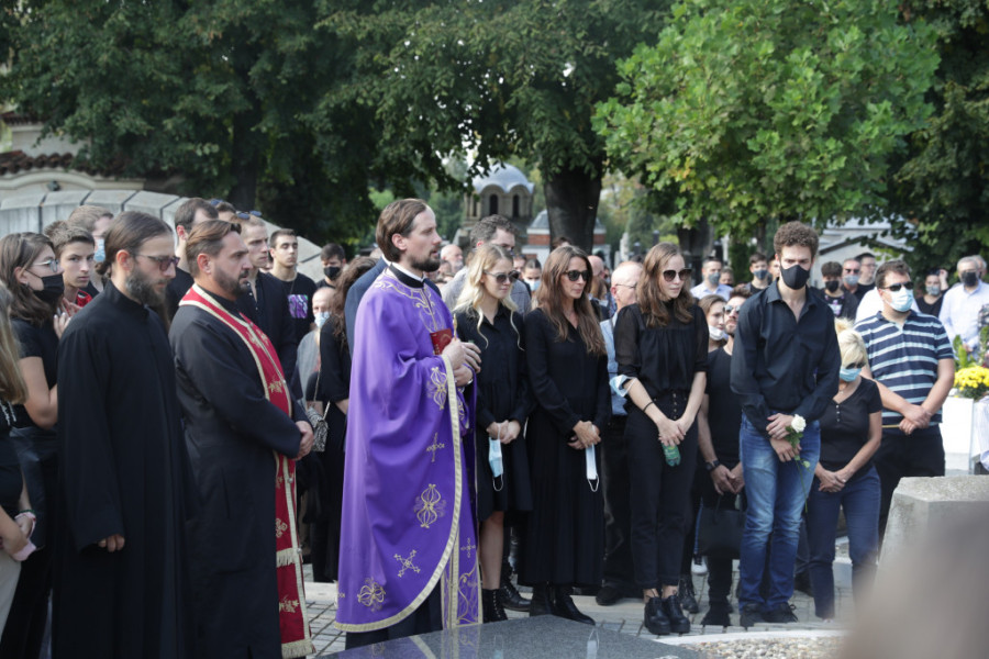 Sahrana Nenada Nenadovića: Oproštaj od glumca koga ćemo pamtiti po osmehu (FOTO/VIDEO)