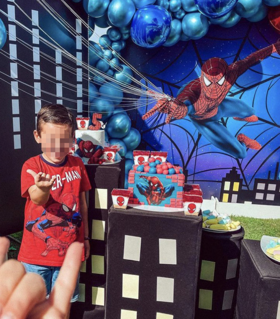 Spajdermen grad i torte od 1.000 evra! Seka Aleksić nije štedela za rođendan sinu (FOTO)