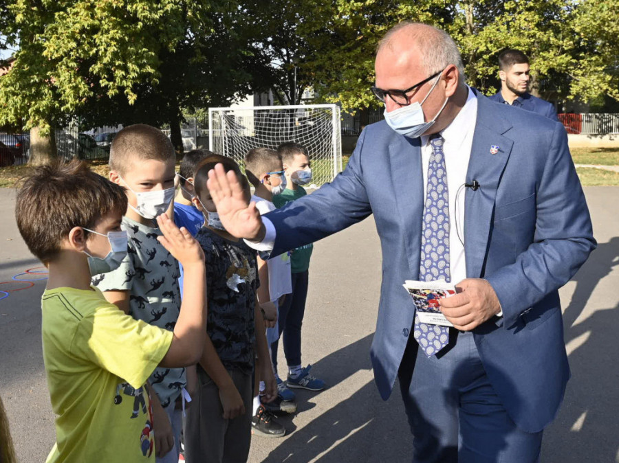 Vesić: Sport – mogućnost za svu decu, a ne privilegija