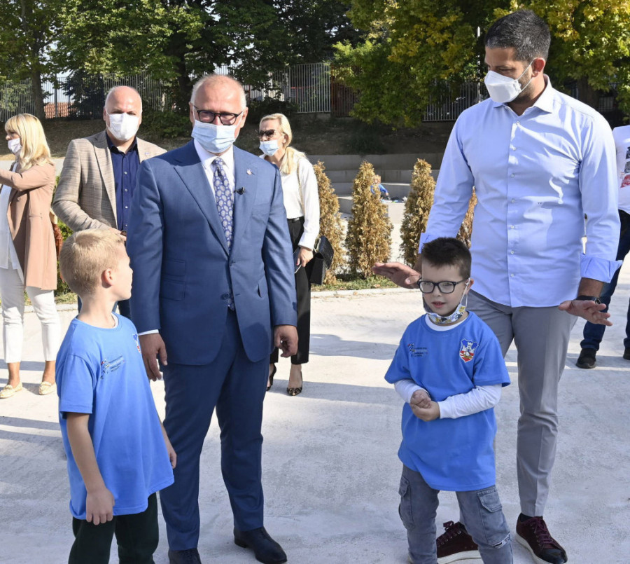 Vesić: Sport – mogućnost za svu decu, a ne privilegija