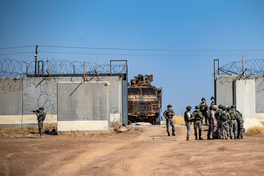 Pogođena američka baza: Projektili na granici Sirije i Iraka