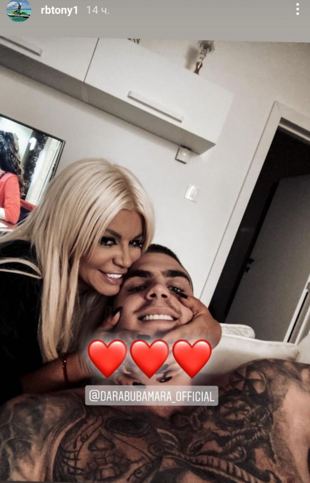 Vratio se Darin bivši! Mladi Toni posle raskida sa pevačicom uživa na visokoj nozi, a ima i društvo! (FOTO)