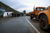 Deseti dan na barikadama: Srbi u šatorima na Jarinju, kosovski specijalci se ne povlače
