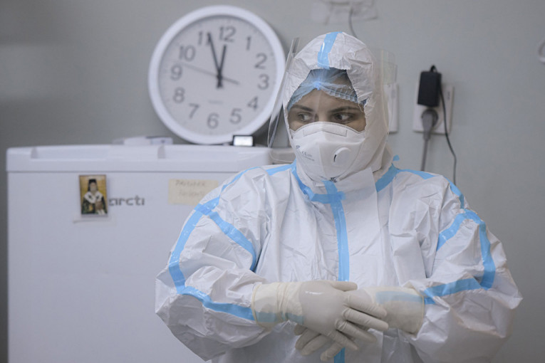 U Rusiji registrovan prvi test za otkrivanje omikrona: Sa visokom osetljivošću detektuje i razlikuje genovarijante virusa