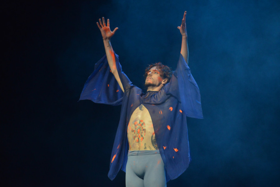 Tetovaža Vladimira Putina i eksplozivni „Bolero“: Ovacije za Sergeja Polunjina u Narodnom pozorištu (FOTO)