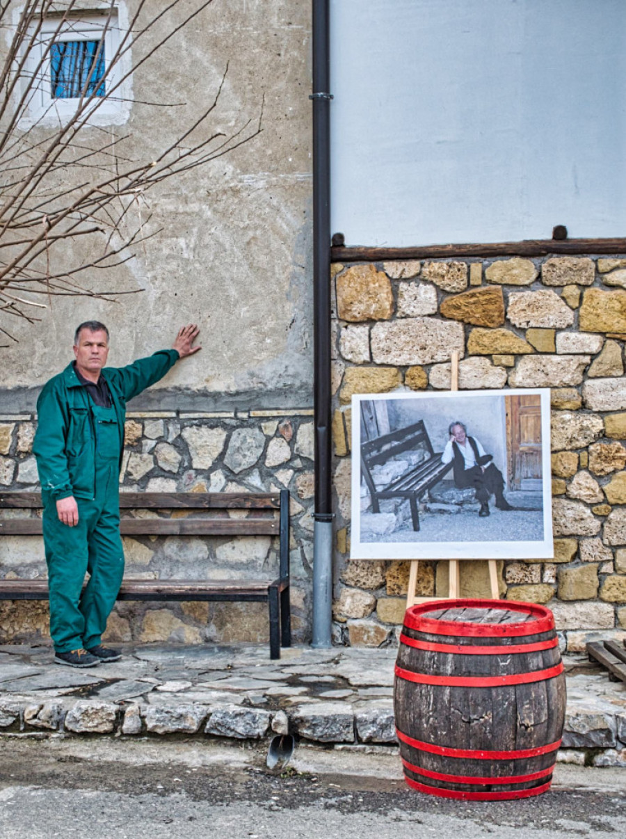 Potresna drama o životu Srba na Kosovu: „Čekajući Handkea“ premijerno na malim ekranima (FOTO/VIDEO)