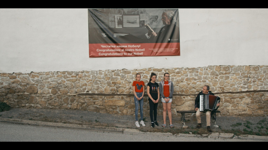 Drama o životu na Kosovu: Svetska premijera filma „Čekajući Handkea“ na festivalu u Rusiji