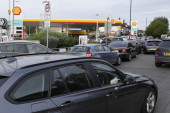 Italijanske vlasti istražuju naftne kompanije zbog poskupljenja goriva! Cene eksplodirale - građani vidno nezadovoljni!