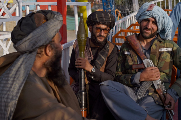 Stotine streljano, nekima odrubljivali glave i ostavljali pored puta: Strašna sudbina civila u Avganistanu