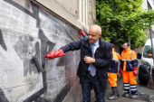 Grad obnavlja fasade: Radojičić upozorio građane - ne crtajte grafite, kažnjivo je! (FOTO)