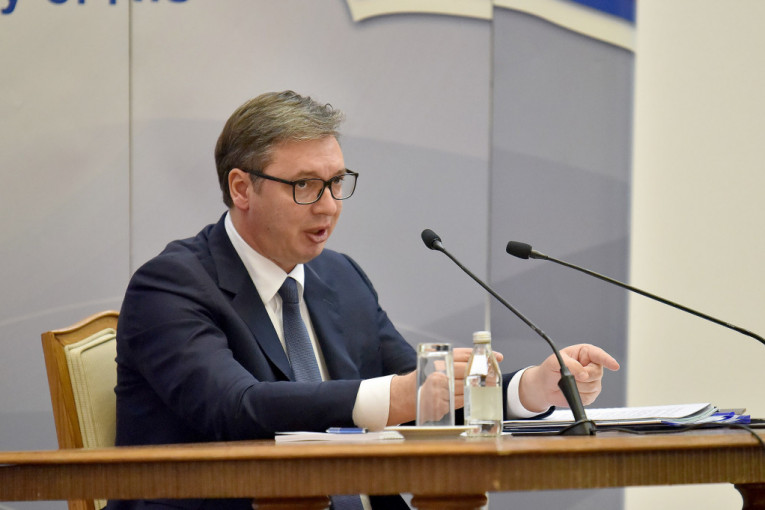 Vučić se sastao sa Harčenkom: Razgovarali u zgradi Generalnog sekretarijata