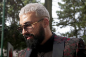 Saša Kapor promenio lični opis: Pevač neprepoznatljiv sa dugom kosom i ogromnom bradom (FOTO)