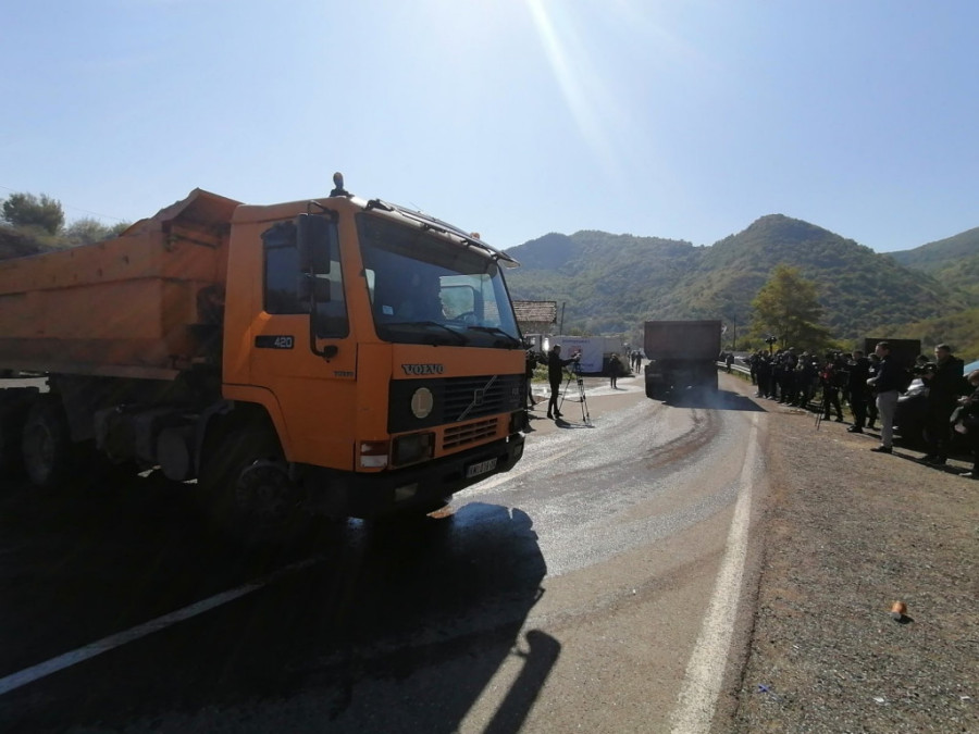 24sedam sa Srbima na "oslobođenom Jarinju": "Da prospem vodu za njima, da se nikad ne vrate" (FOTO/VIDEO)