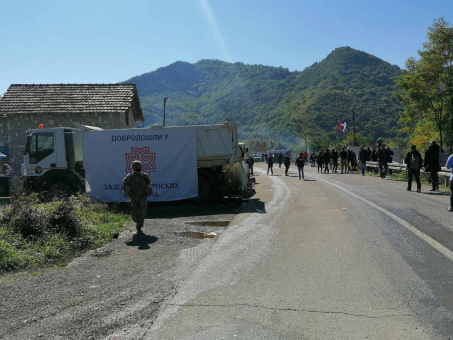 24sedam sa Srbima na "oslobođenom Jarinju": "Da prospem vodu za njima, da se nikad ne vrate" (FOTO/VIDEO)