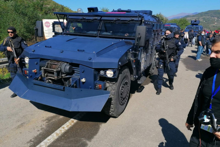 Policajci tzv. Kosova pod punom ratnom opremom stigli na Jarinje: Srbi poručuju - Ne verujemo im ništa