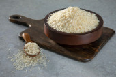 Stavite činiju sirovog pirinča u frižider: Koristan trik koji će vam postati praksa