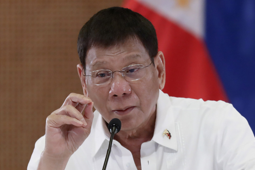 Predsednik Filipina se razbesneo, pa šokirao javnost: Vakcinišite ljude dok spavaju