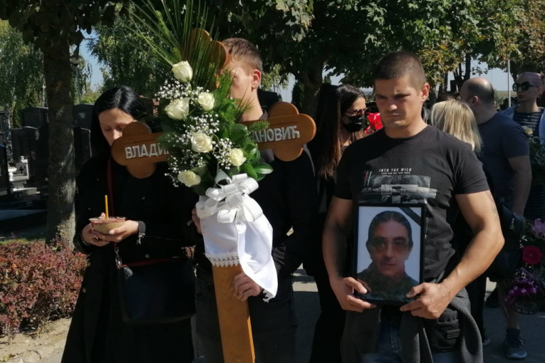 Zoranov otac počivaće blizu ubijene snaje: Marjanovići sahranjuju glavu porodice