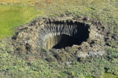 Džinovski krater se pojavio tokom noći, istraživači hitno poslati na lokaciju, meštani tvrde: Bio je to udar meteora, ili NLO (VIDEO)
