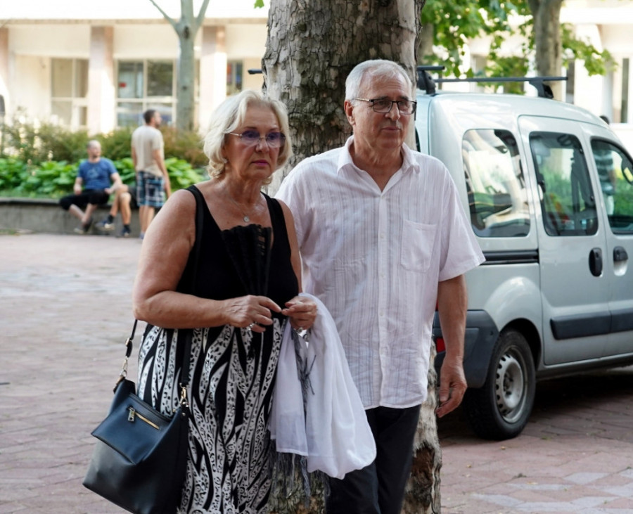 Igrale su na stolu, pa mu obe dale broj telefona, ali samo je jednu odveo pred oltar! Kako je Vanja upoznao Slađanu