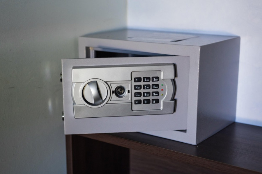 Gde je nestalo 12 milijardi nemačkih maraka: Da li su u slamaricama ili zaključane u sefovima?