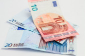 Stižu pare građanima: Danas leže 30 evra na 2,2 miliona računa