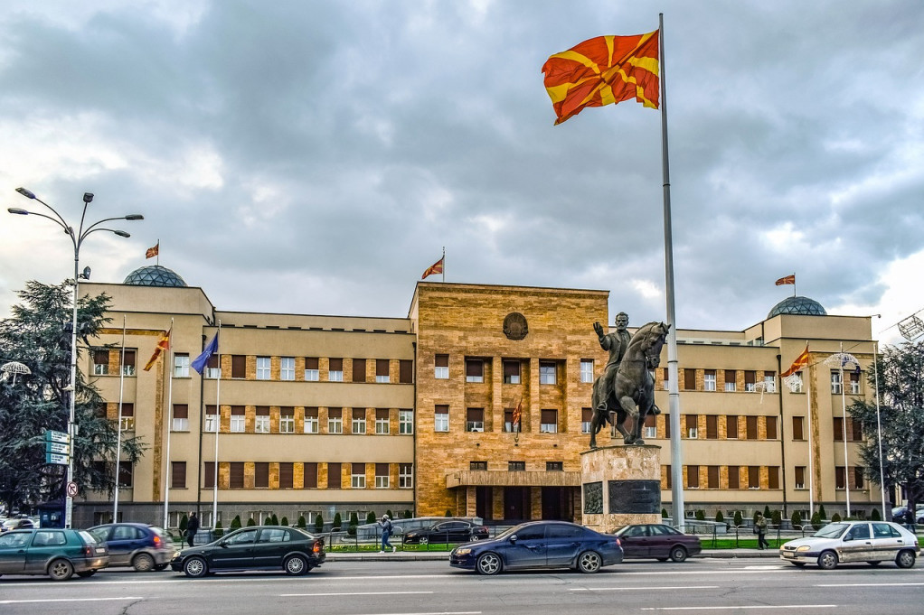 Panika u Skoplju: Dojave o podmetnutim bombama na više lokacija, uključujući i predsedničku palatu!
