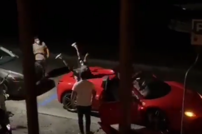 Fudbaler pijan ko letva valja se po automobilu: Pojavio se skandalozan snimak zvezde Intera
